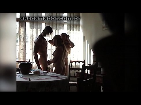 ❤️ Amigos sexuais convidam um homem gigante e um ménage à trois com ele Sexo superior em porno pt.qizpornolar.ru ❌❤